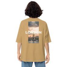 Sand Khaki / S London Back Unisex Oversized T-Shirt by Design Express